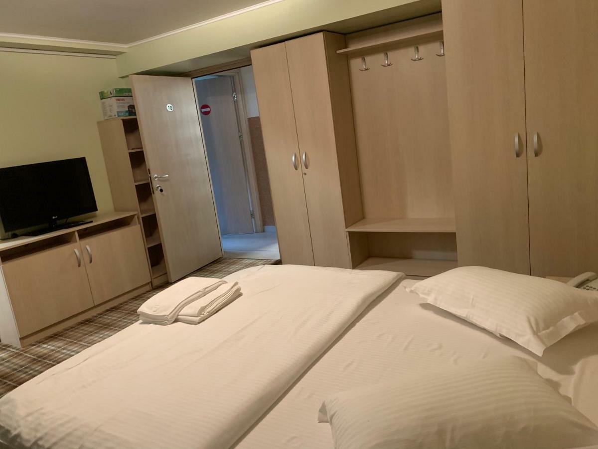 Buşteni Vila Curcubeu酒店 外观 照片